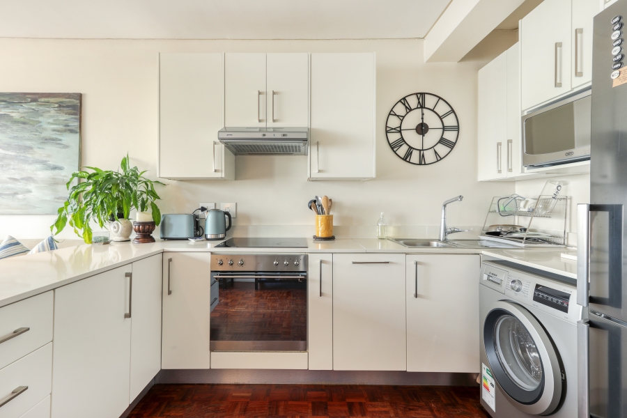 2 Bedroom Property for Sale in Green Point Western Cape